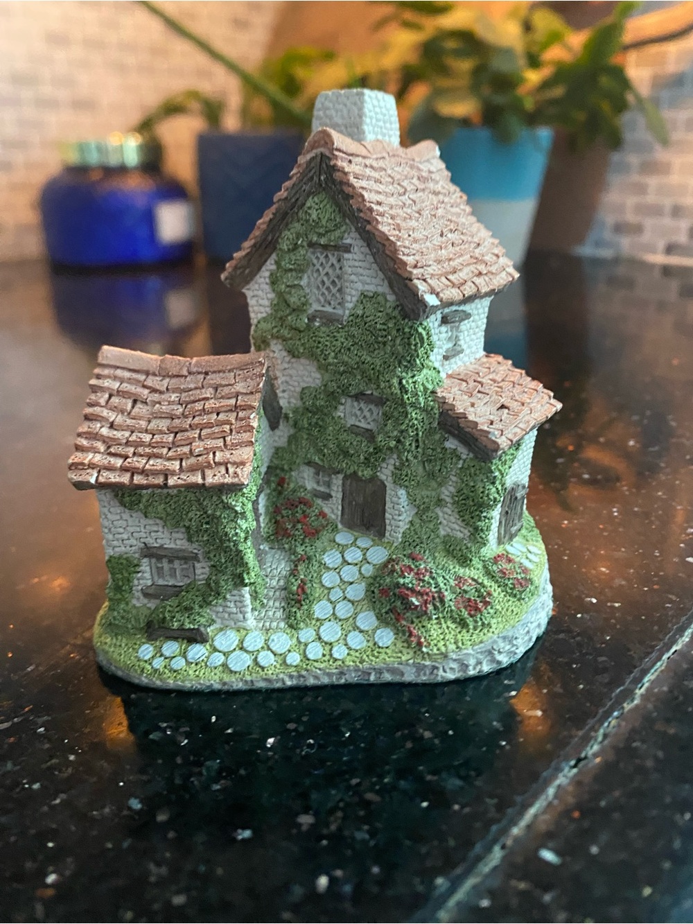 Vintage David Winter's Ivy Cottage 1982 Retired